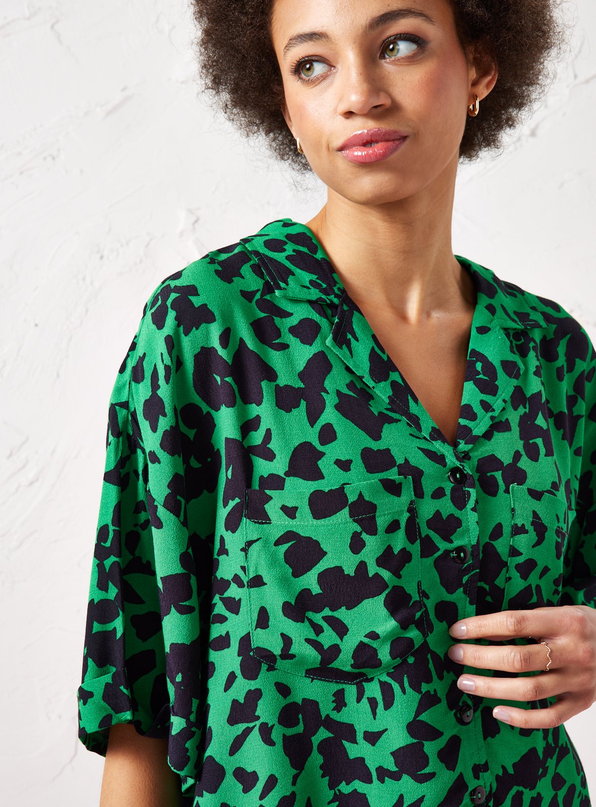 EVERBELLE Green Animal Print Boxy Shirt 10 - Image 3 thumbnail